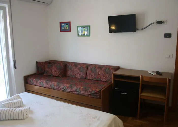 לינה וארוחת בוקר Da Fabio אגרופולי